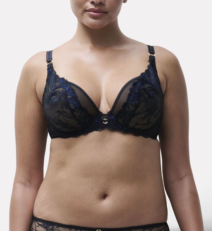 Chantelle Bra, Black, 90, G, Model View