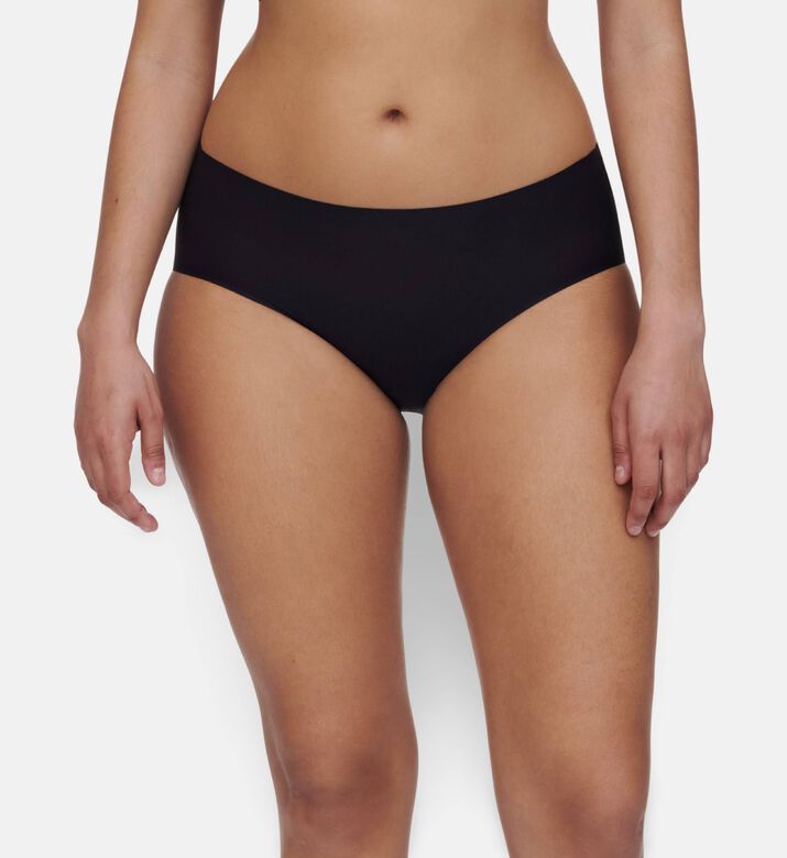 Chantelle Soft Stretch Seamless Shorty, Model View