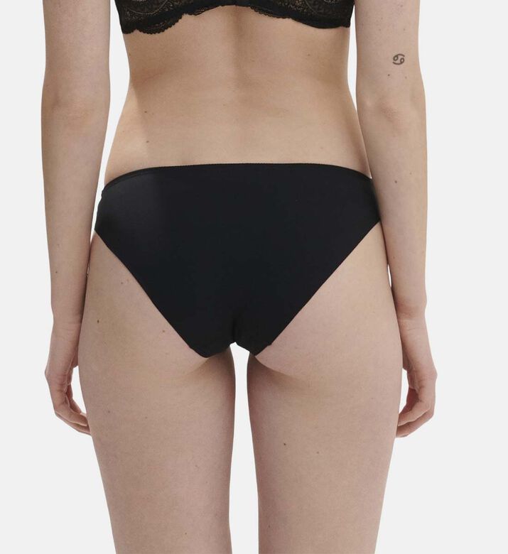 Karma Mid-rise Lace Briefs