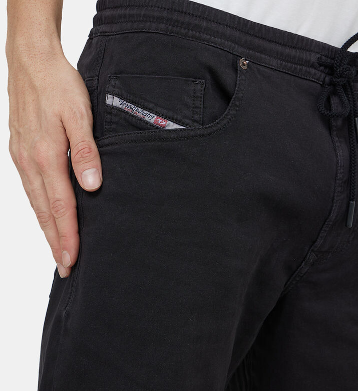 شورت رياضي بقصّة D-كرولي