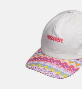 قبعة بيسبول بطبعة شعار بنقشة متعرجة