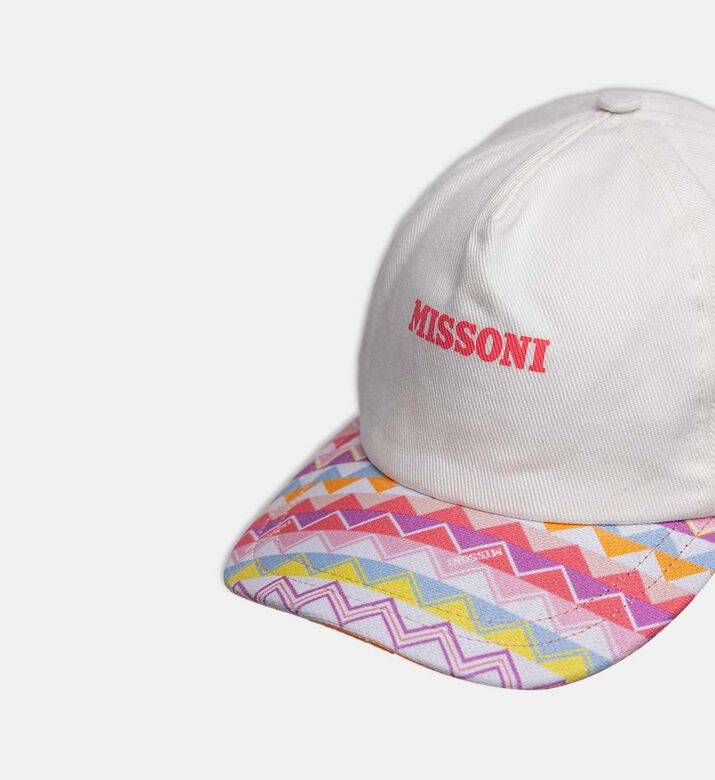 قبعة بيسبول بطبعة شعار بنقشة متعرجة