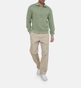 سويت شيرت بشعار منقوش بياقة عالية