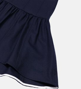 تنورة واسعة بطيات