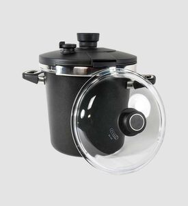AMT Gastroguss Cast Aluminum Lidded Pot, Black, 24-cm, Packshot View