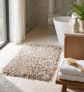 Aquanova Kemen Bath Mat, Beige, 60x100-cm, Model View
