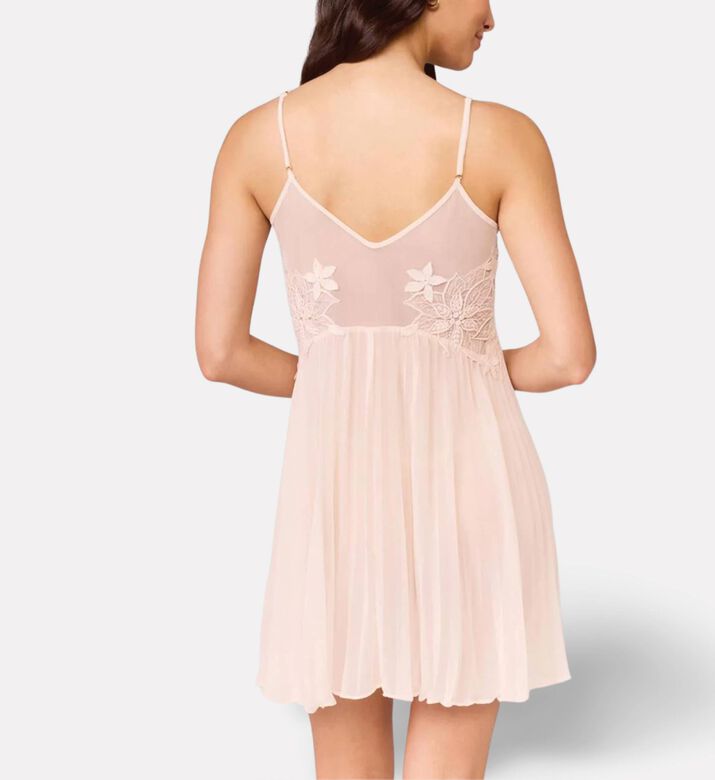Rya Chemise Delight, Model View