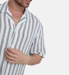 قميص كتان مخطط بأزرار لأسفل