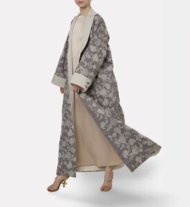 BANOU Abaya Floral, Model View