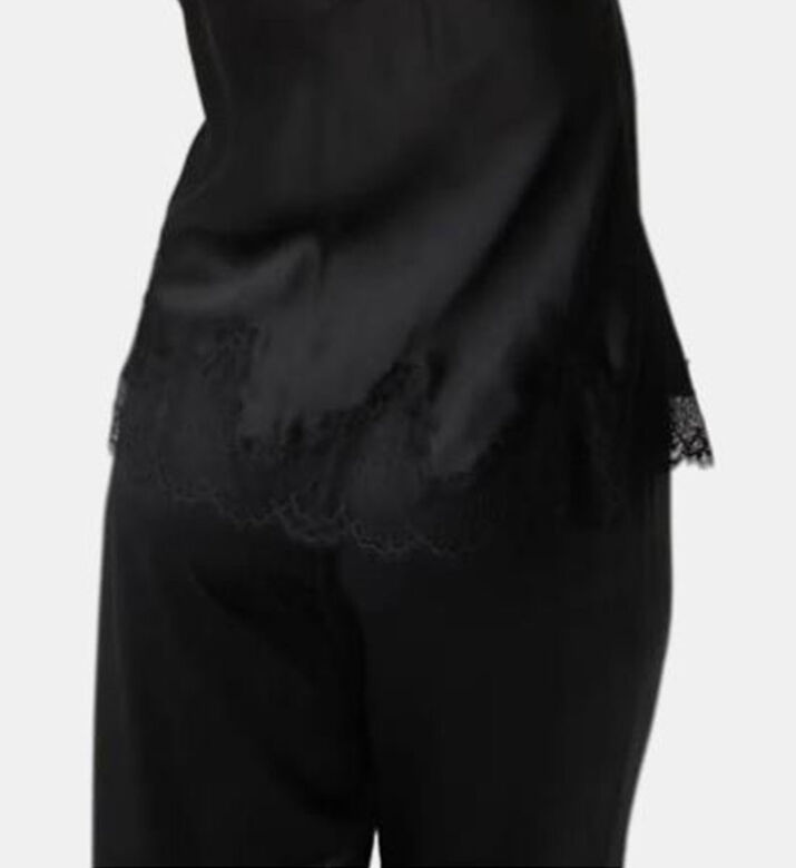 حلم السراويل الحريرية