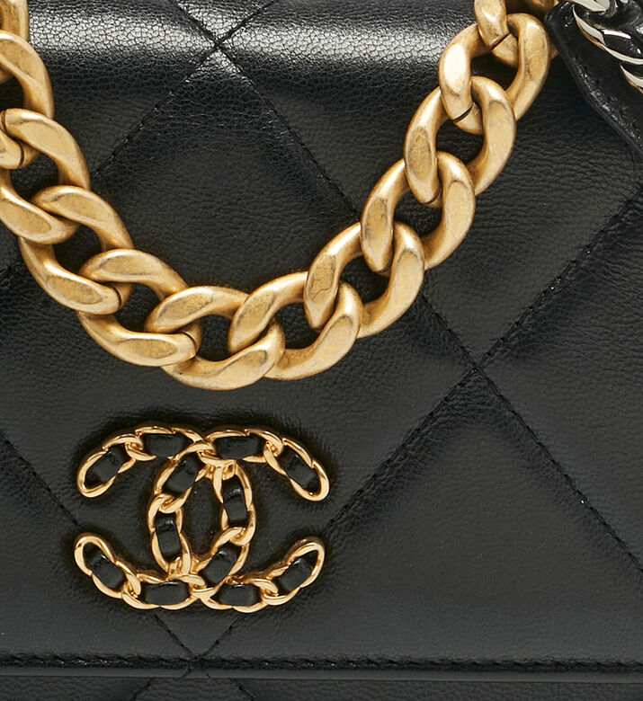 Chanel Preowned Coco Chanel Quilted Leather Flap Wallet, Packshot View