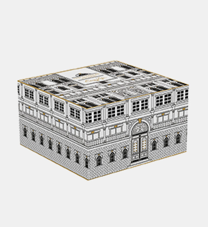 فنجان قهوة بالازو بصحن بورسلين