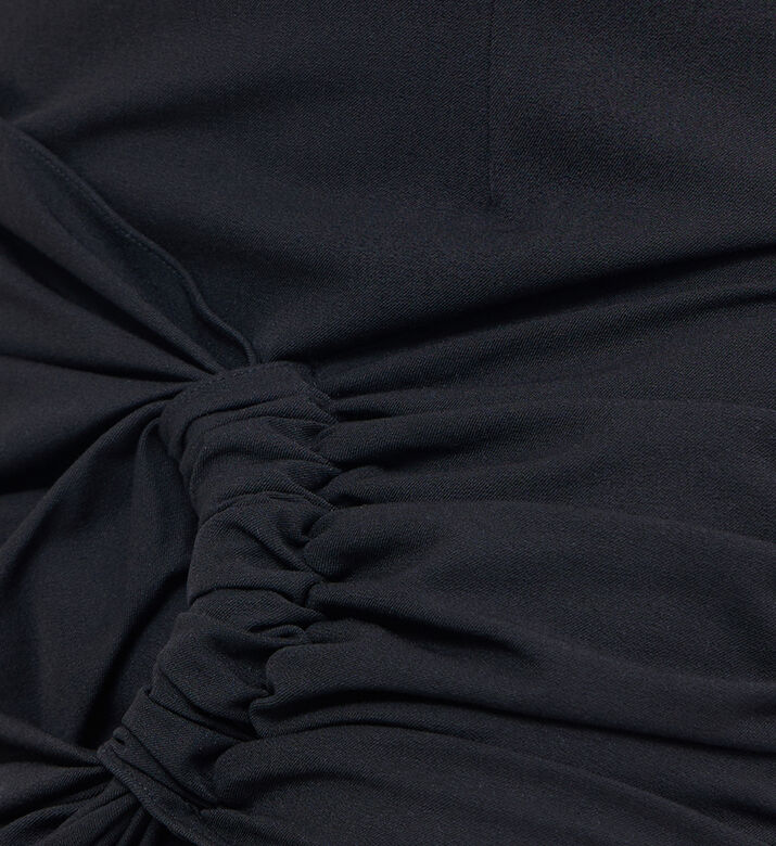 ربطة عنق تنورة صغيرة مفصلة