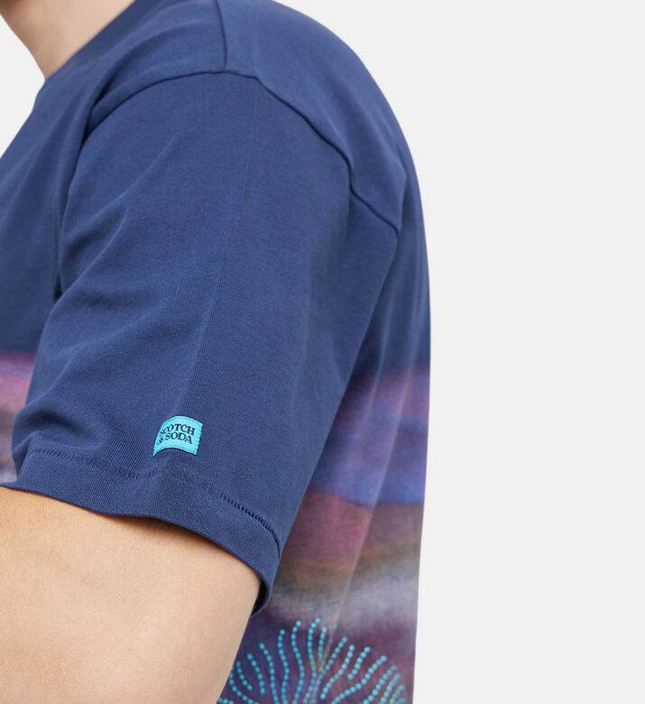 تي شيرت عمل فني غير واضح للمناظر الطبيعية