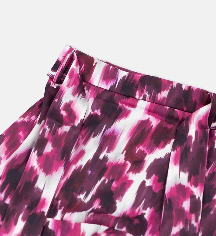 تنورة واسعة بطبعة بالكامل