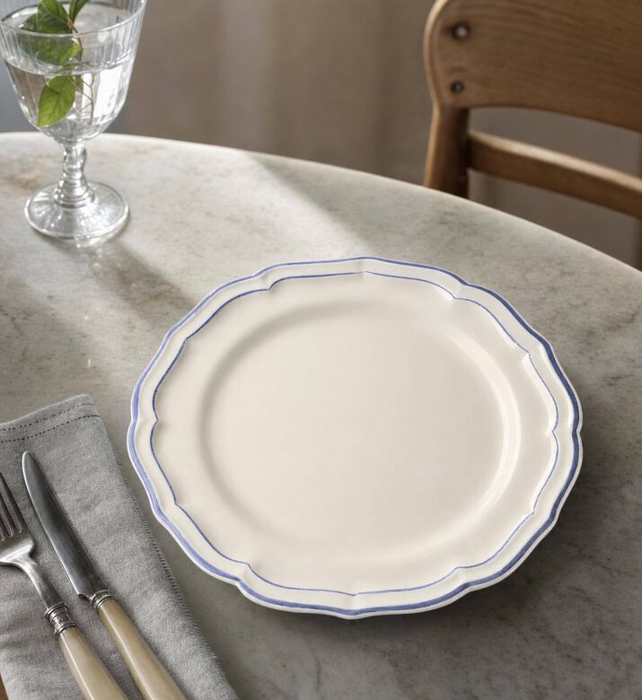 Gien Filet Bleu 4-piece Dinner Plate Set, Model View