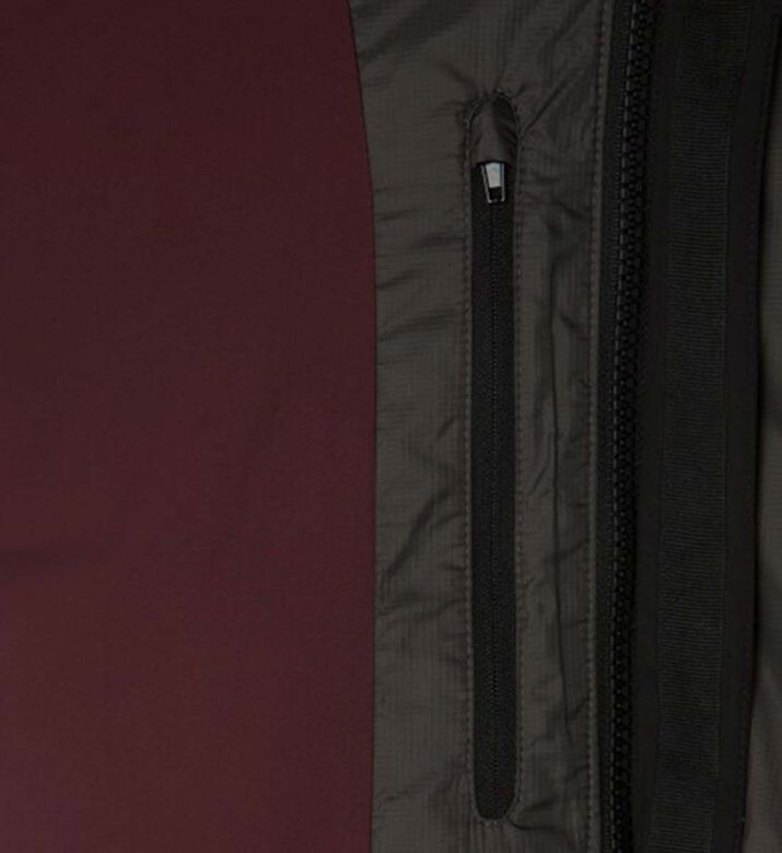 سترة مبطنة بغطاء للرأس