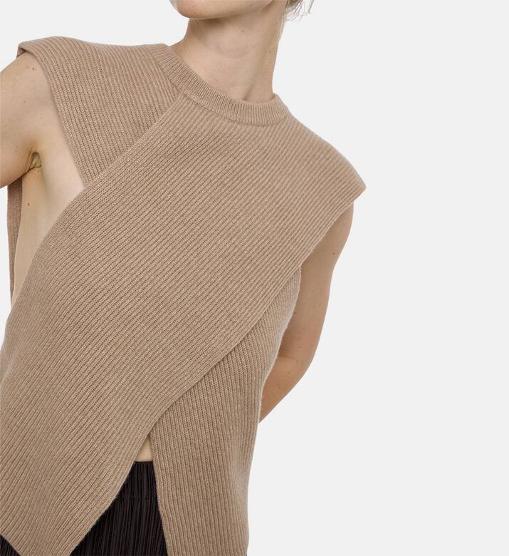 Dawei Vest Crossover, Model View