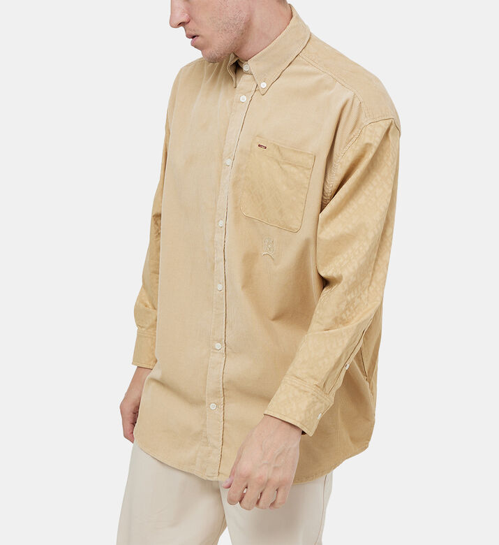 قميص بياقة بأكمام مختلفة قميص بياقة بأكمام مختلفة