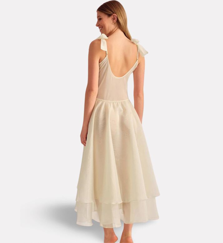 Rya Gown Robe Voltaire, Model View