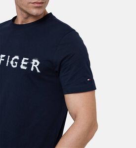 تيشيرت بأكمام قصيرة