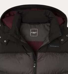 سترة مبطنة بغطاء للرأس