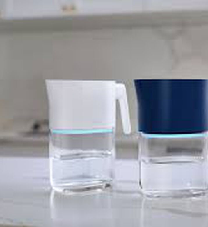 إبريق تنقية بلاستيك من لارق