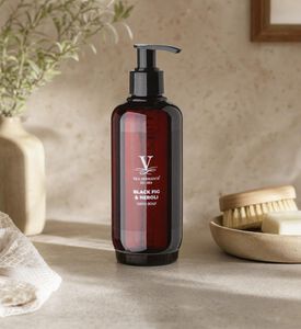 Ladenac Black Fig Neroli Liquid Hand Soap, Model View
