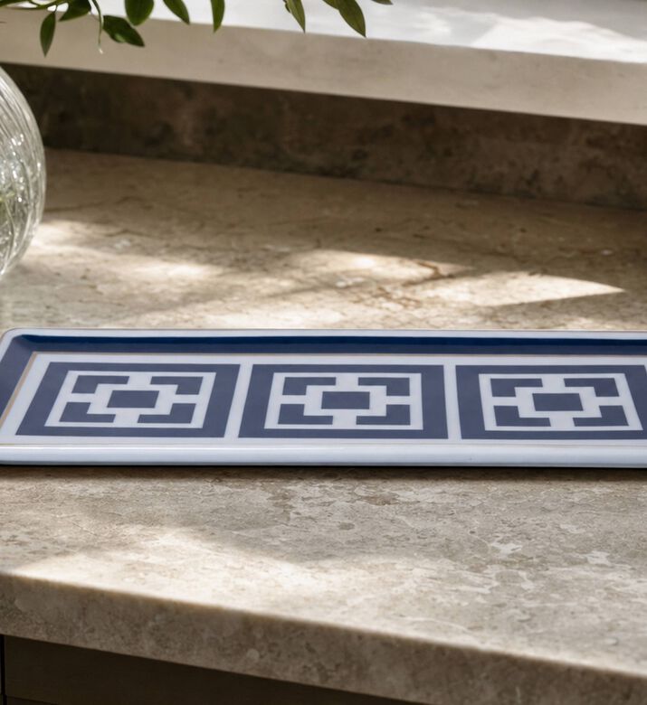 Baci Milano Infinity Tray 28.5 X 12.5 Cm, Model View