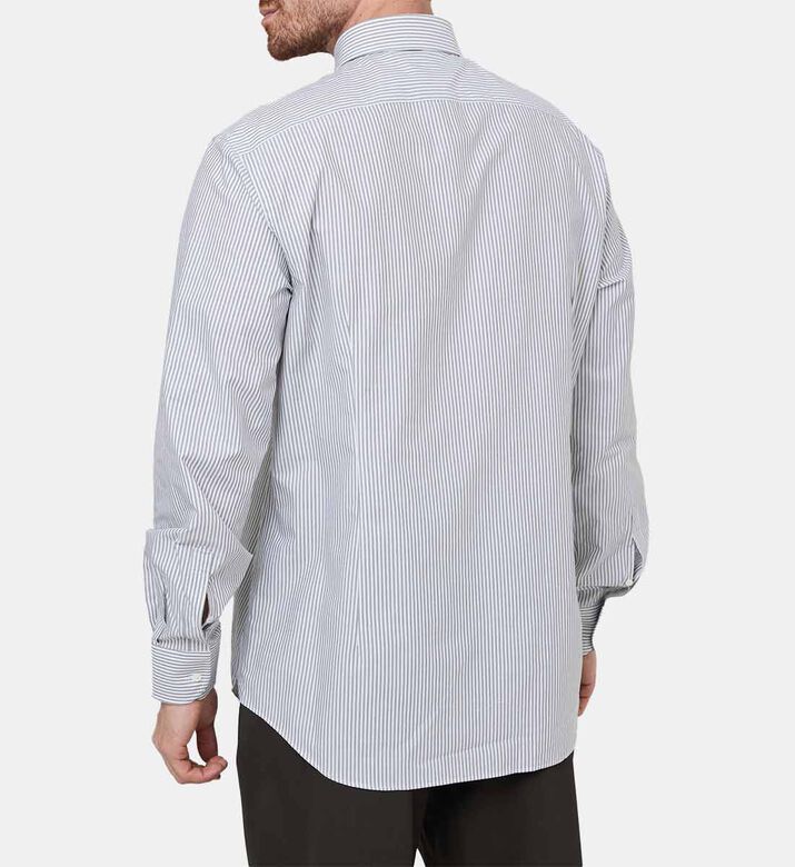 قميص بنقشة مخططة بأكمام طويلة