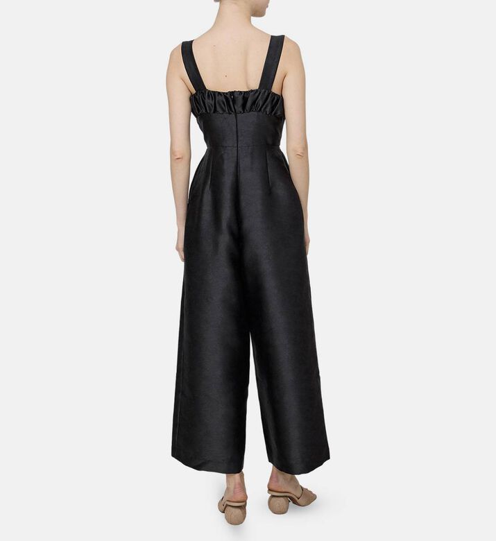 جمبسوت بدون أكمام بياقة بشكل قلب