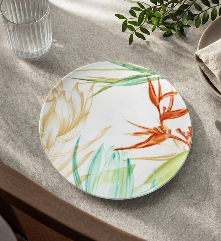 Vista Alegre Fiji Porcelain Charger Plate, Model View