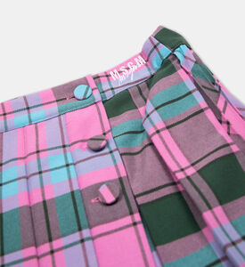 تنورة قصيرة بطيات