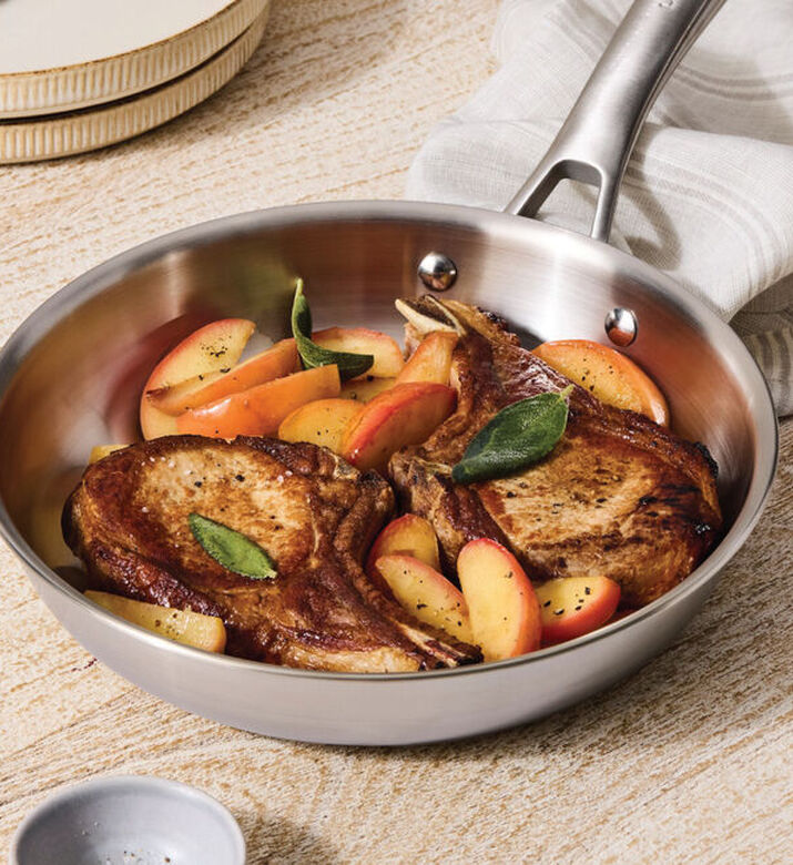 Le Creuset Essential 3-ply Uncoated Frying Pan, Model View