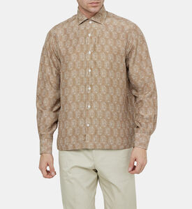 قميص حريري بأكمام طويلة