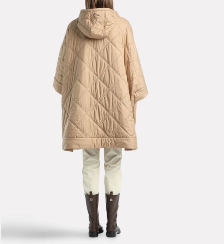 Luisa Spagnoli Cape, Model View