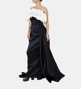 فستان مكشكش مكشوف الأكتاف