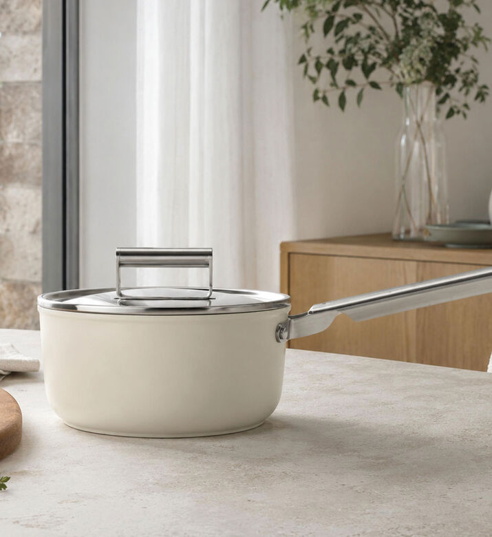 Smeg Ceramic-coated 1 Handle Saucepan, Packshot View