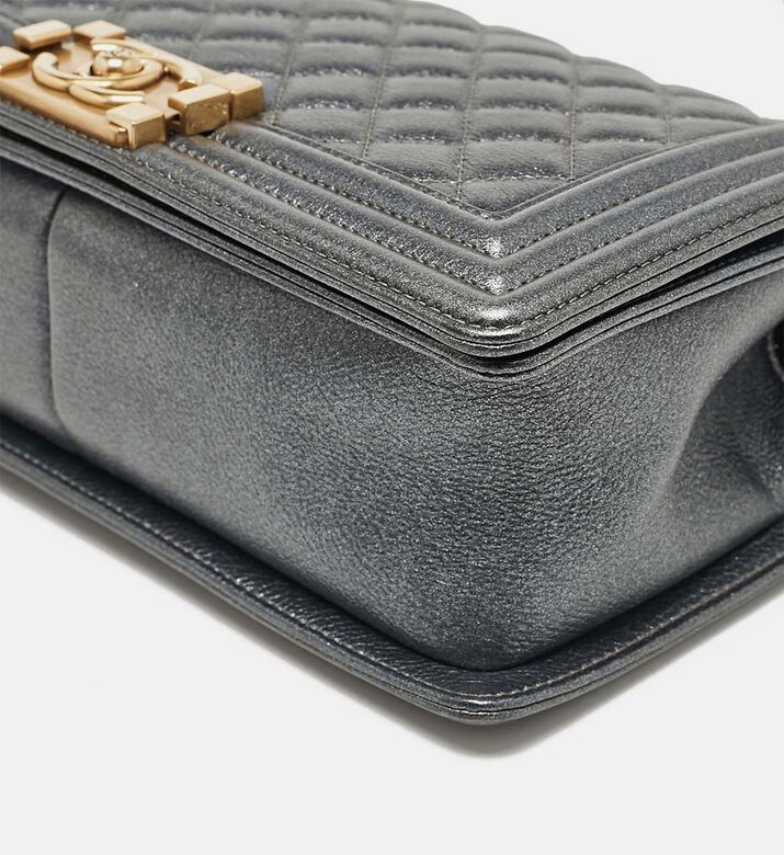 حقيبة جلد عجل معدنية مبطنة