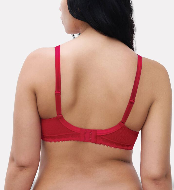 Chantelle Plunge Spacer T-shirt Bra, Model View