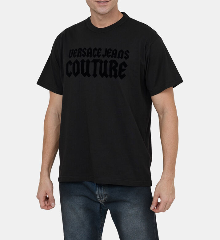 تيشيرت قطن بقصة عادية وطبعة شعار تيشيرت قطن بقصة عادية وطبعة شعار