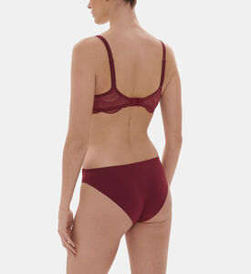 حمالة صدر مبطنة بقصّة تيشيرت