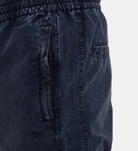 بنطال بمطاط عند الكاحل ومظهر مغسول