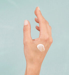 كريم فيتال آي كونتور