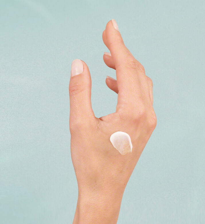 كريم فيتال آي كونتور