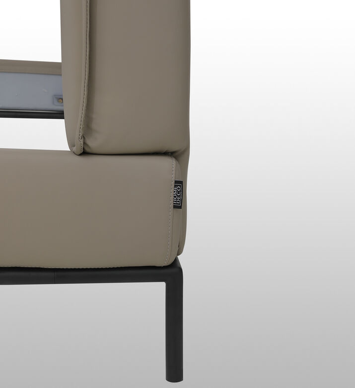 سرير كارمن ذو اللوح الأمامي من الجلد