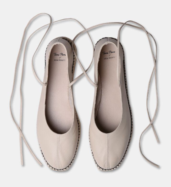 Toni Pons Shoes, Packshot View