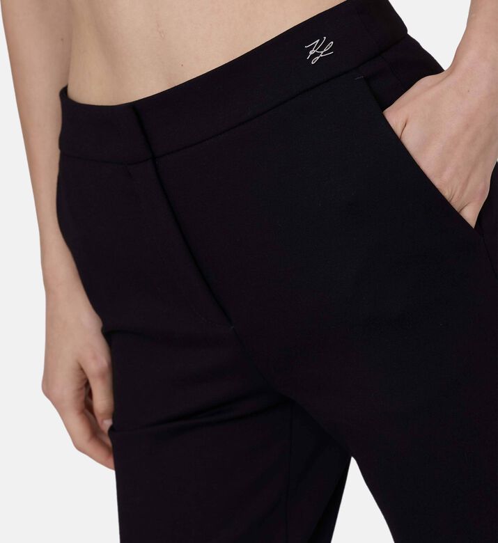 بنطال مستقيم بخصر متوسط بنطال مستقيم بخصر متوسط