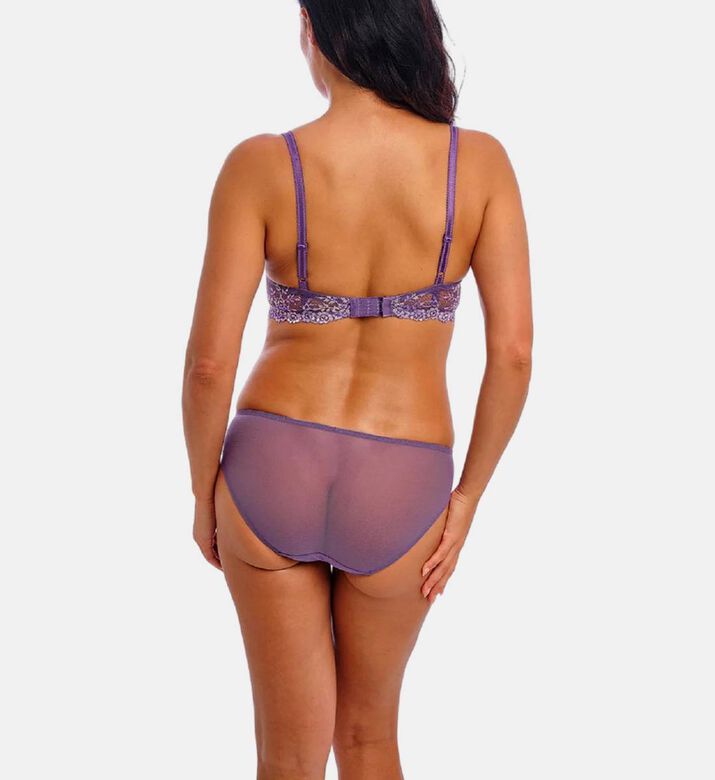 Wacoal Bikini, Model View