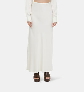 تنورة نازلي ساتان واسعة